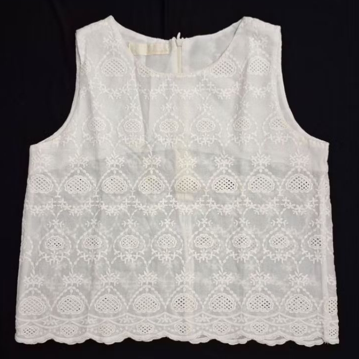 White Crop Top Blouse tanpa lengan putih katun bolong / katbol size S