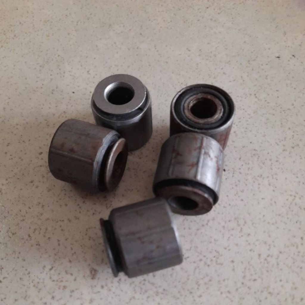 Bushing Alternator Mercy OH / OF / 917 / 1521 Bus & Truck