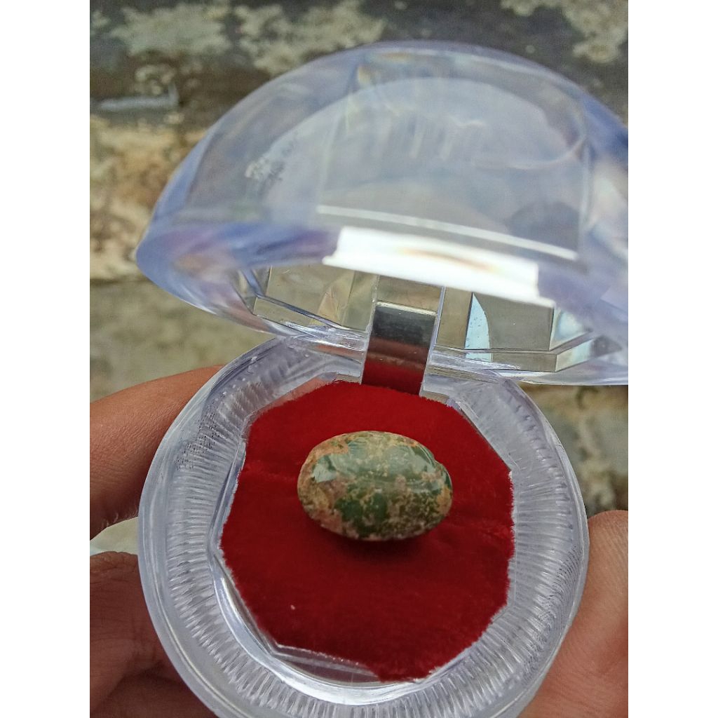 sepaket 2 batu akik (batu pirus persia hijau kedondong dan batu badar Semeru)