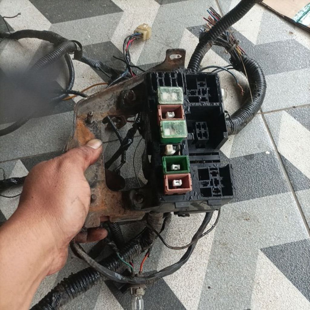 fuse box sekring mesin TIMOR SOHC