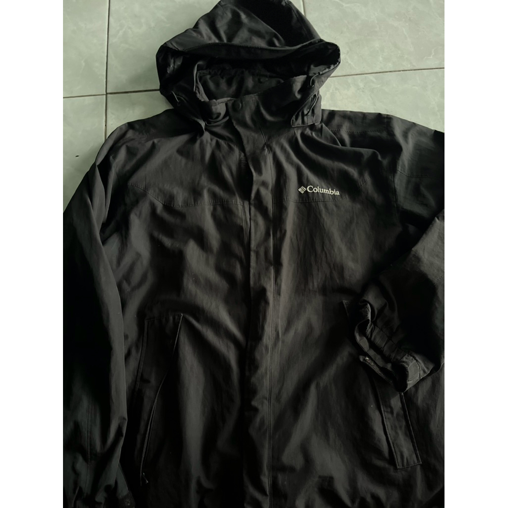 jaket gunung columbia XL hitam