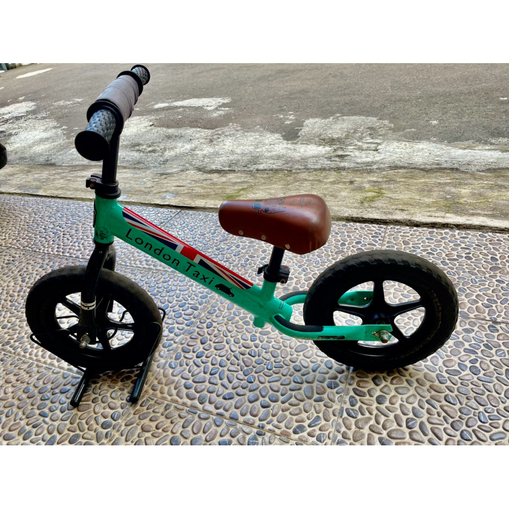 London Taxi Balance Bike
