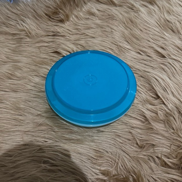 Wadah Tupperware bulat kecil hijau