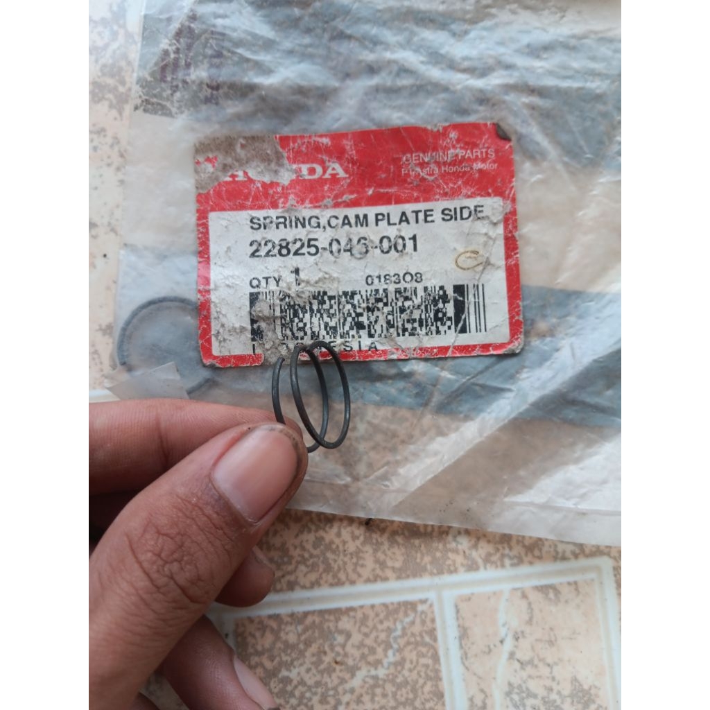 22825-046-001 Per Stut Kopling (atau Spring, Cam Plate Side) Honda Karisma (tahun 2002 - 2005)Honda 