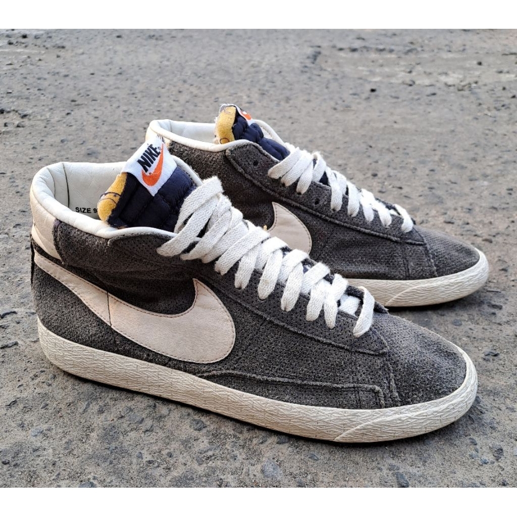 Sepatu casual high nike blazer