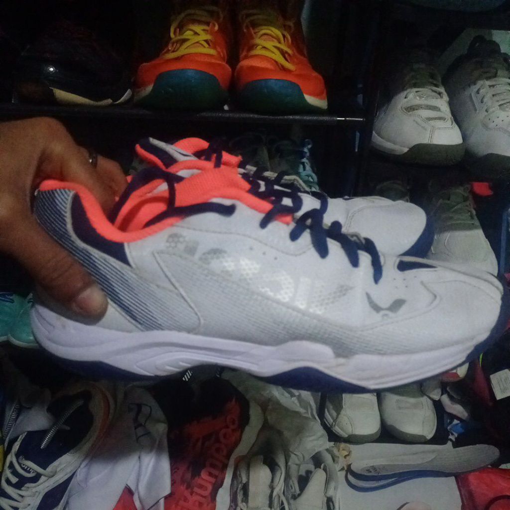 sepatu victor A362ii