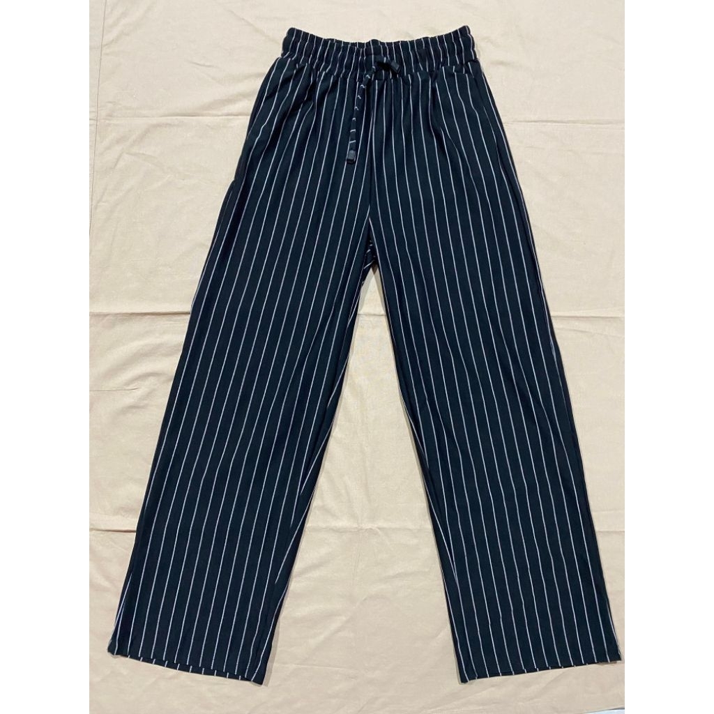 preloved.byarzha | stripe pants