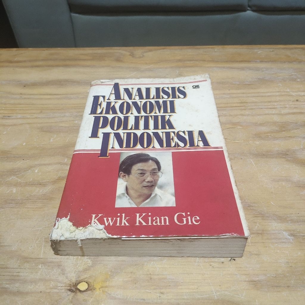 Buku Analisis Ekonomi Politik Indonesia