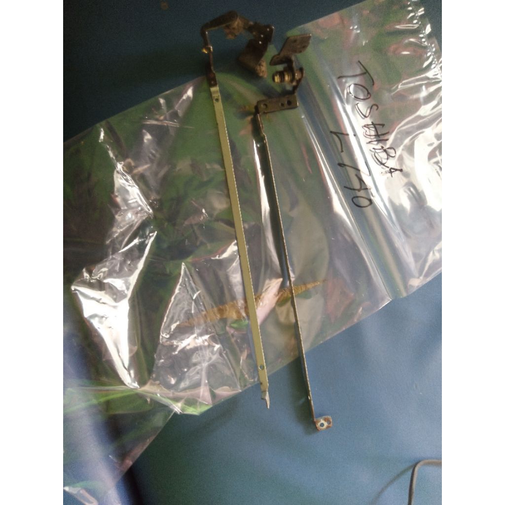 enggsel laptop thosiba L740