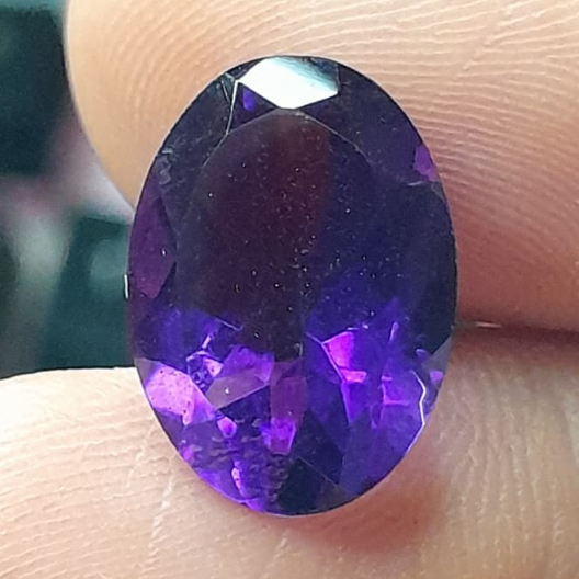 Natural Amethyst Dim: 14 x 10 x 6.4mm 5.2 Ct Kecubung Ungu Tua Oval Cutting NTD Code A523