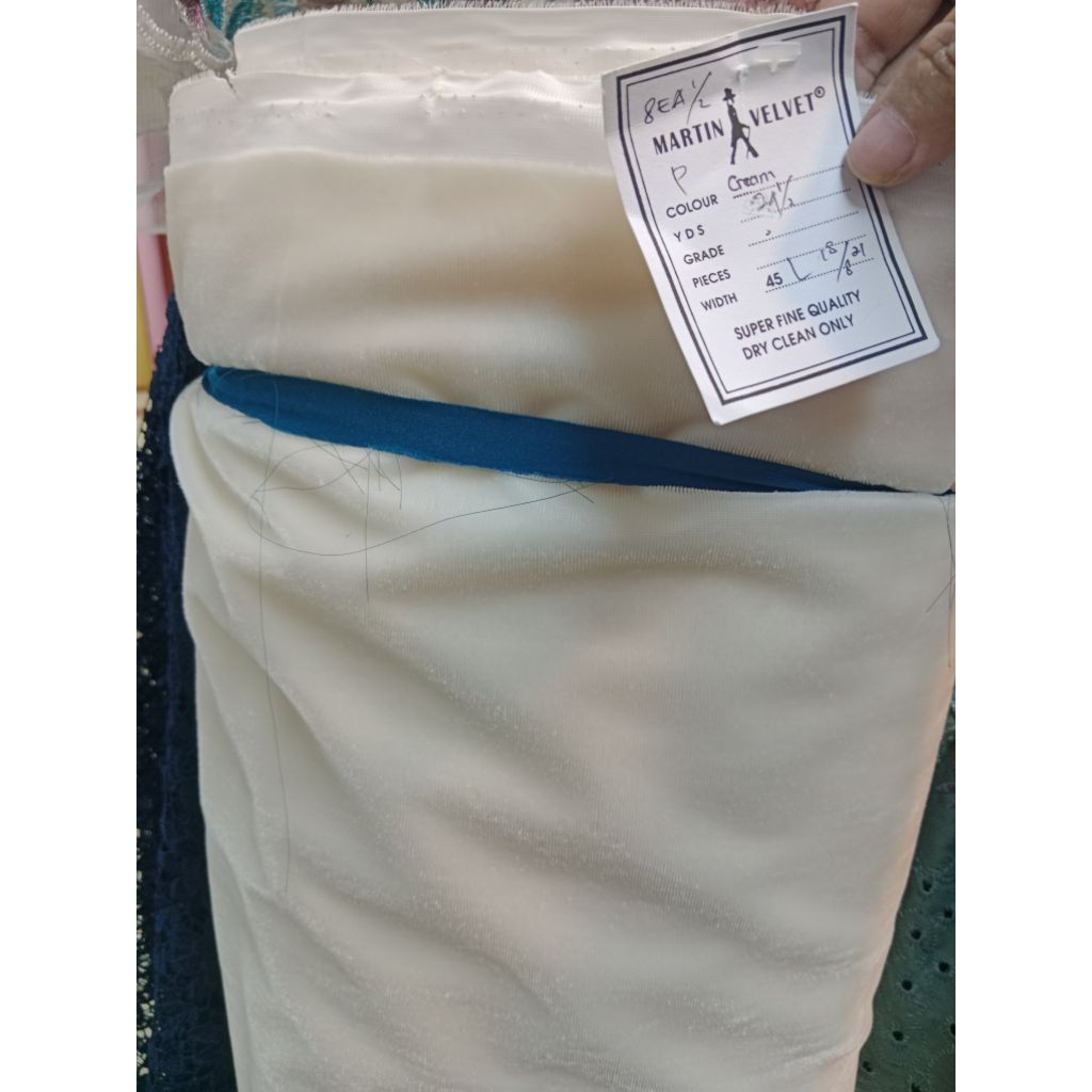 bahan kain beludru  Martin Velvet oringinal / kain martin velvet beludru lembut cantik Ori