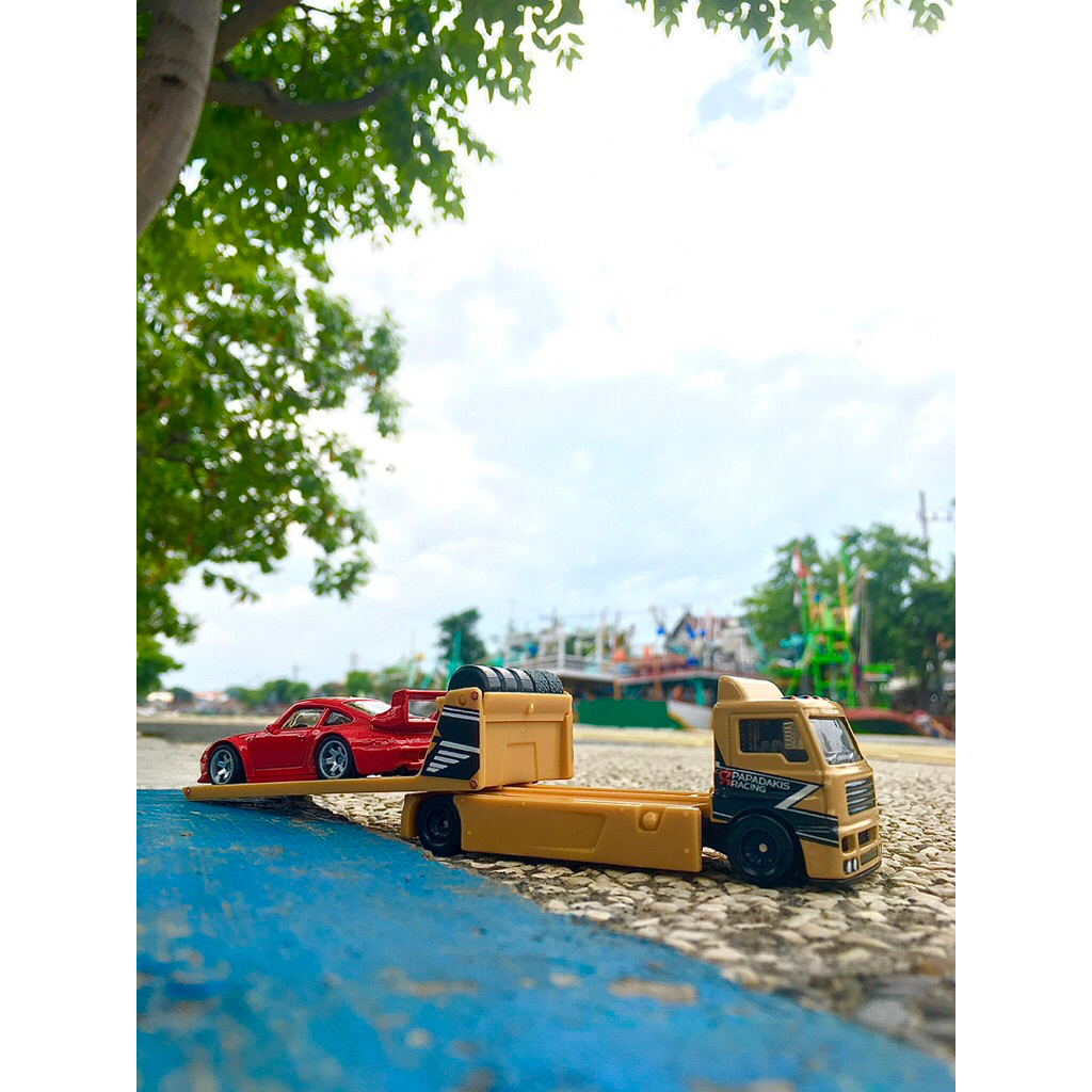 HOTWHEELS TRUK TOWING PREMIUM BAN KARET