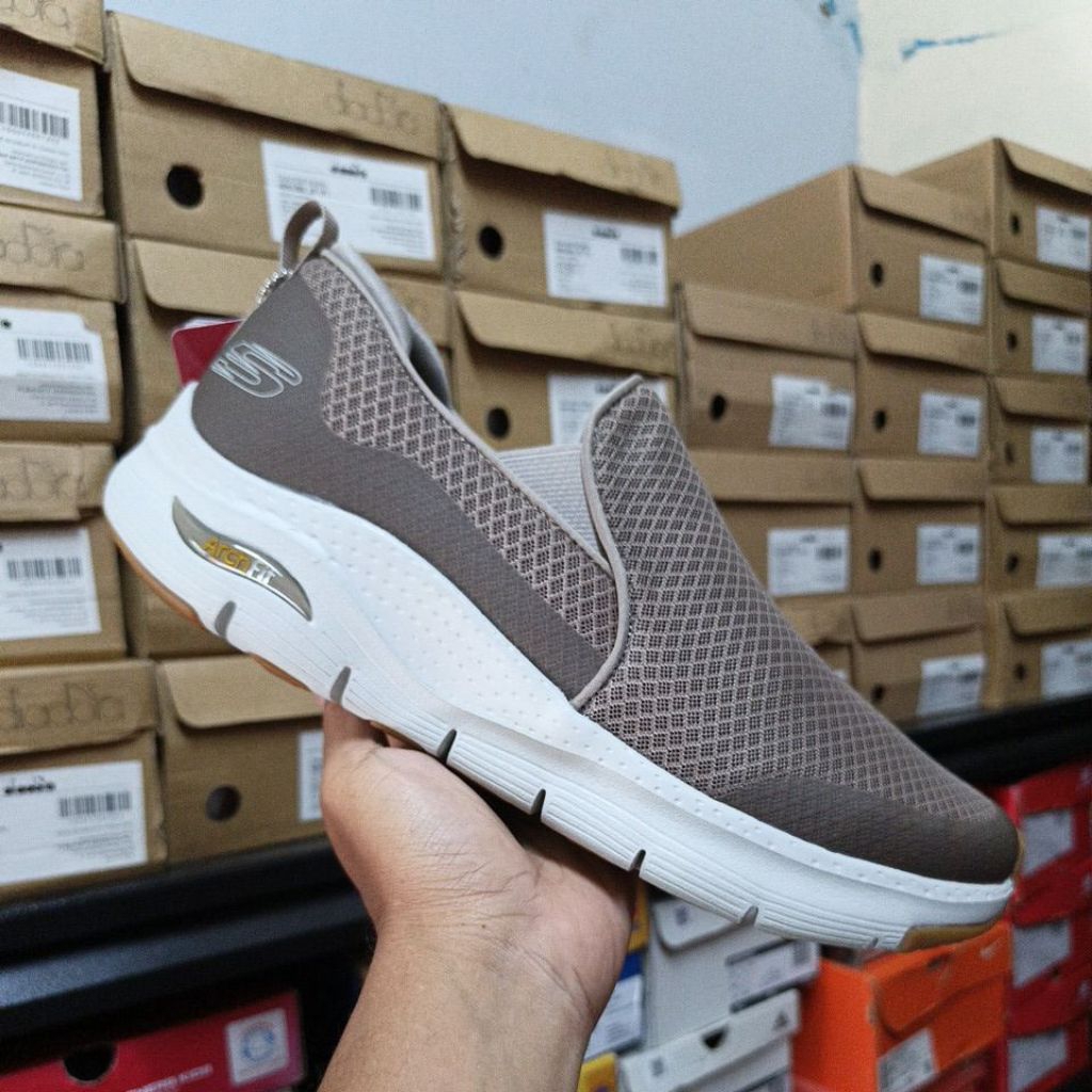 Sepatu Skechers Arch Fit Banlin Taupe Original Sport Station