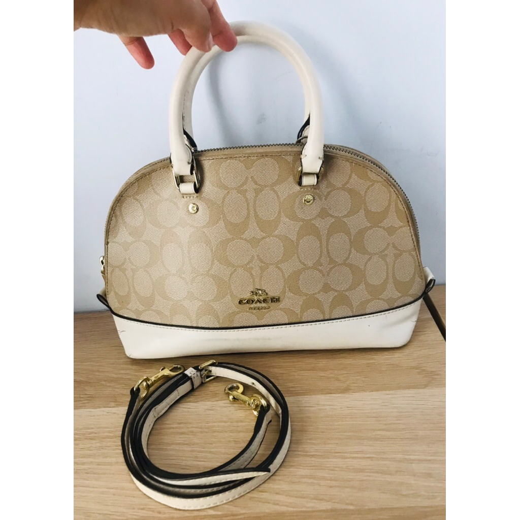 Coach alma preloved
