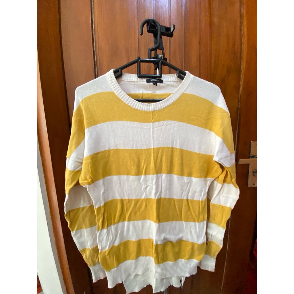 preloved sweater hardware