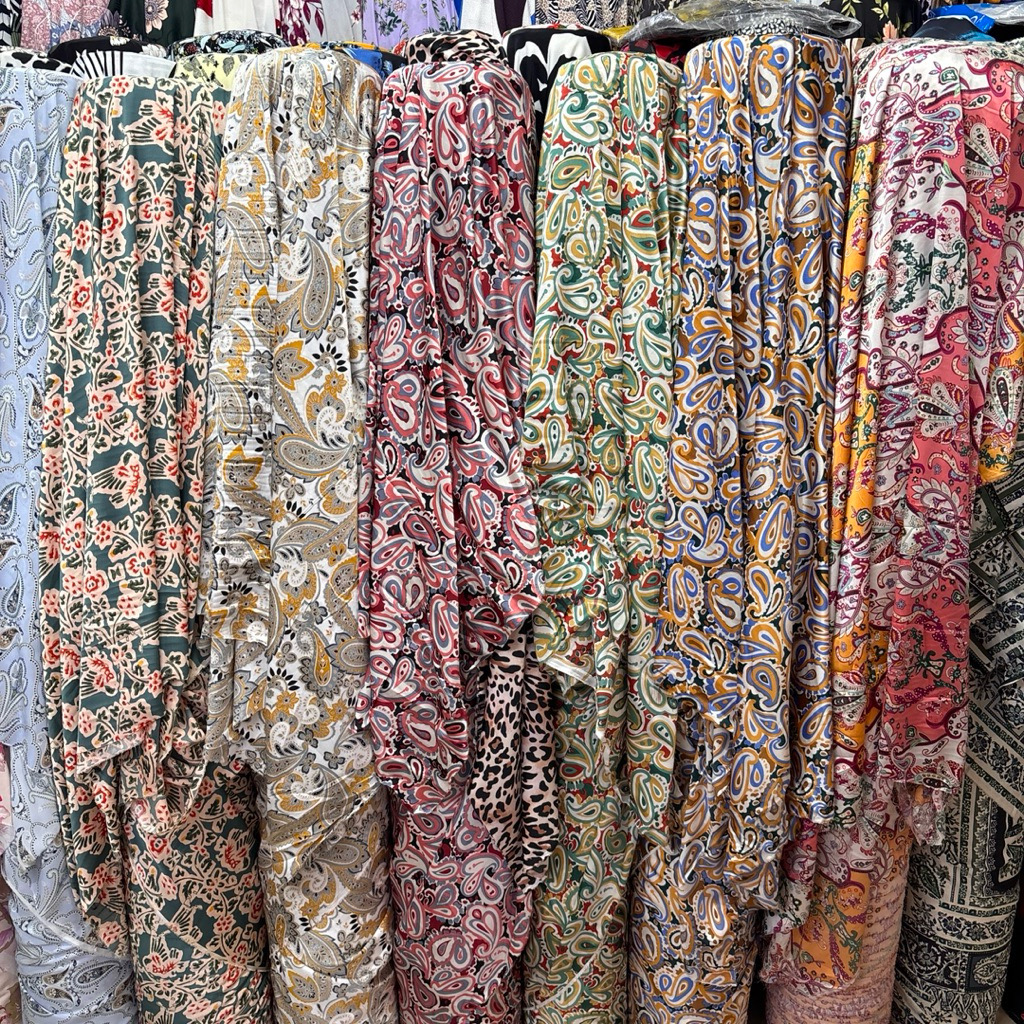 Kain Satin Silk Motif Paisley - Bahan Silk Premium Mewah & Glowing - Meteran Untuk Gamis, Dress, Tun