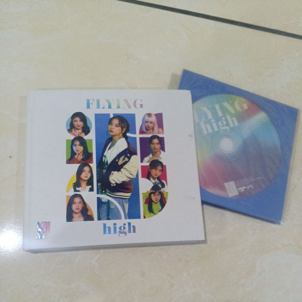 Photobook JKT48 Flying High + CD