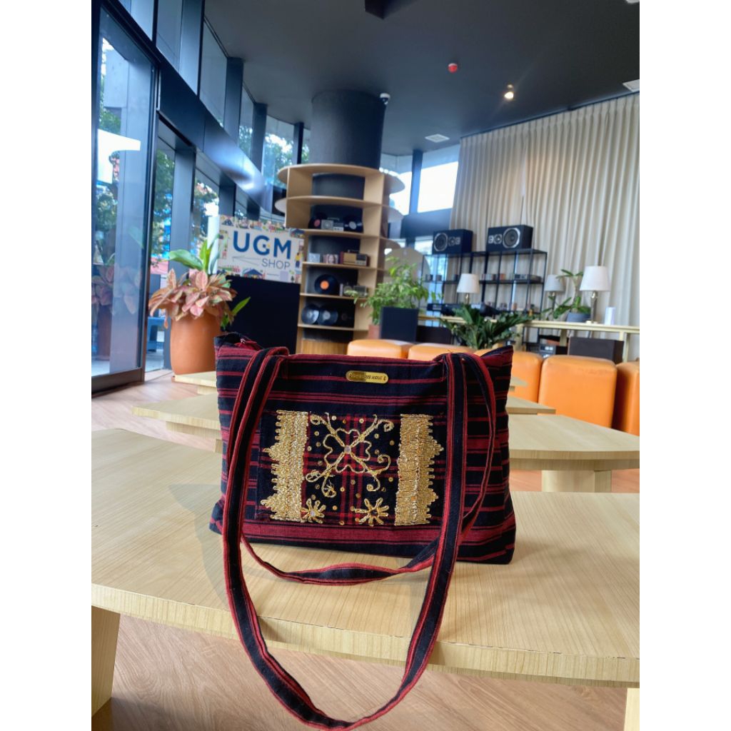 Selempang Tas tapis khas lampung krui