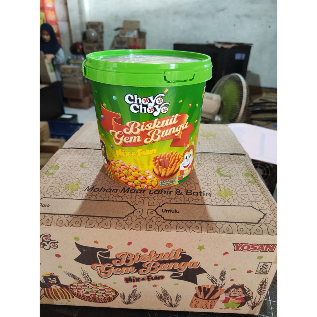 Choyo Choyo Biskuit Gem Bunga Toples