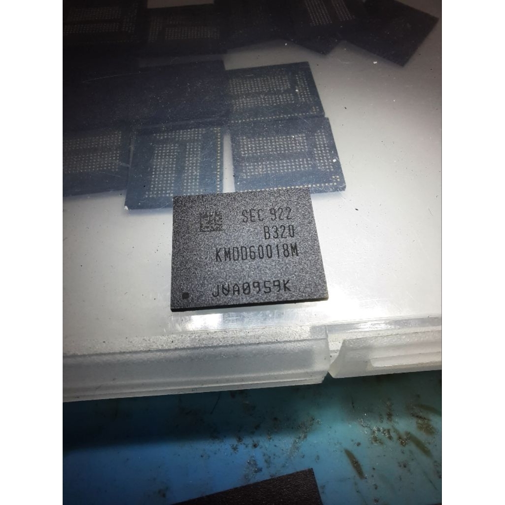 ic emmc KMDD60018M