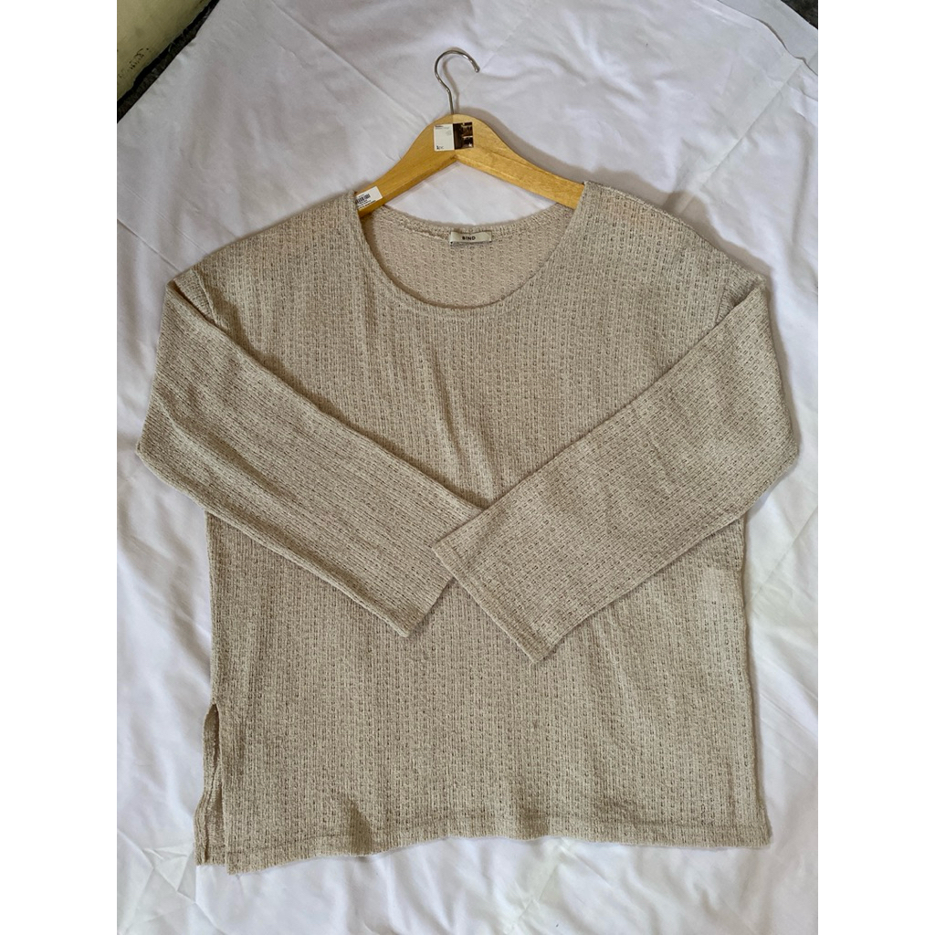 PRELOVED BAJU RAJUT WANITA LENGAN PANJANG WARNA CREAM