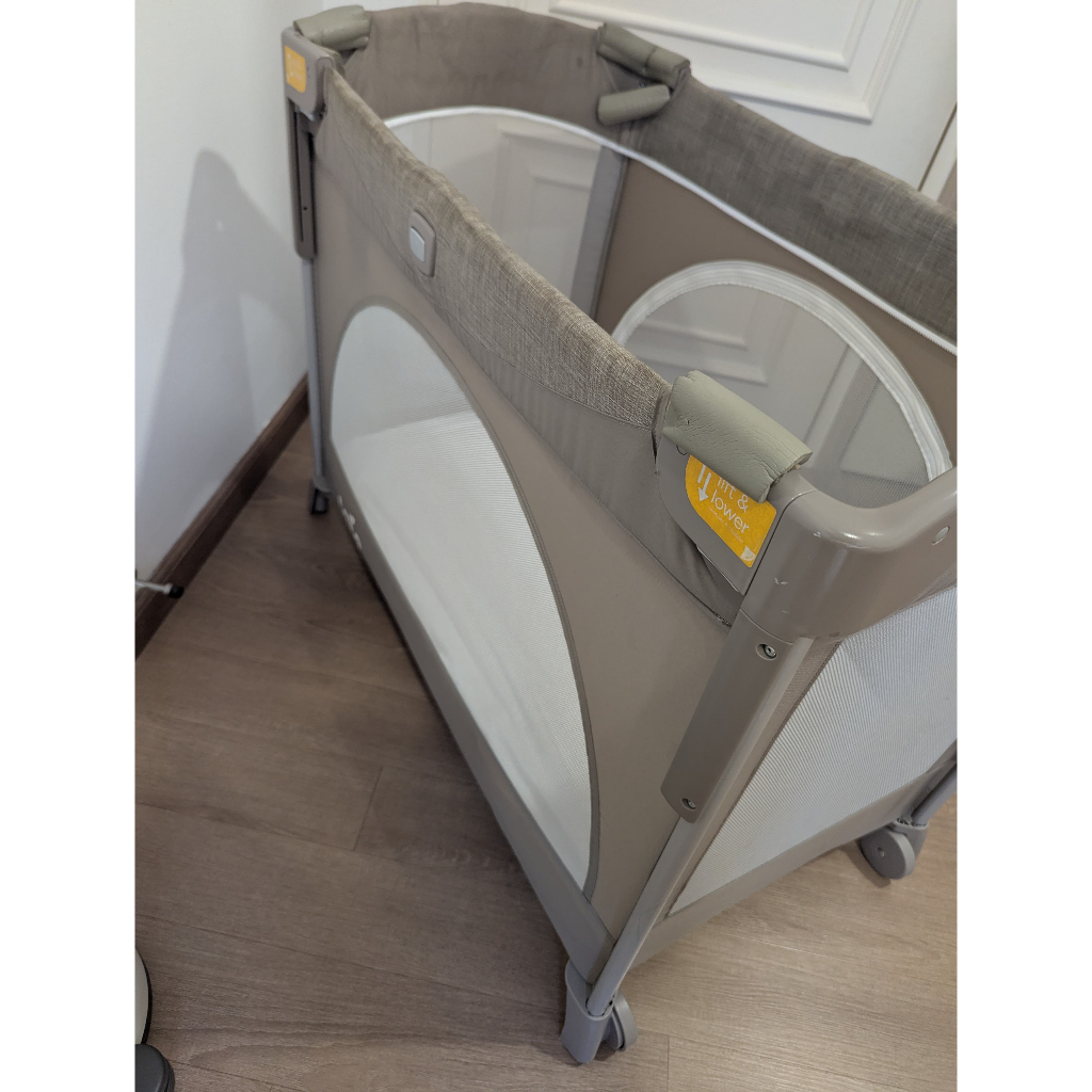 Preloved Joie Baby Box Travel Cot Kubbie Sleep Satellite