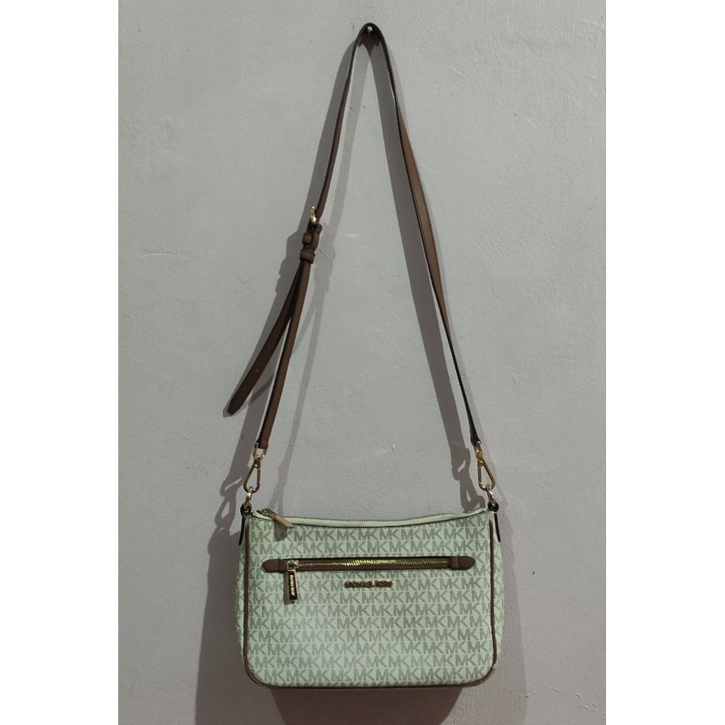 Tas second, ransel preloved, tas bekas, waistbag, ransel, backpack, tas Selempang, tas kulit