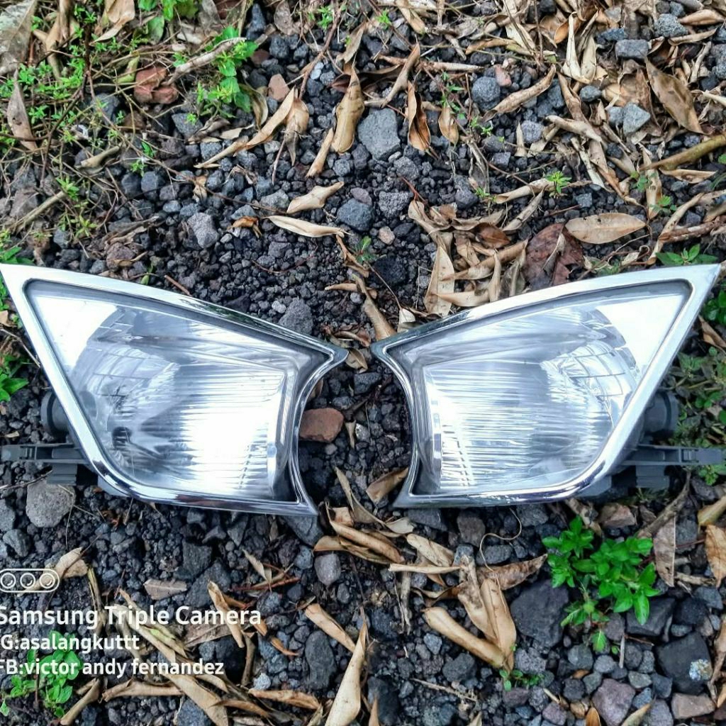 Lampu sein bemper innova reborn original