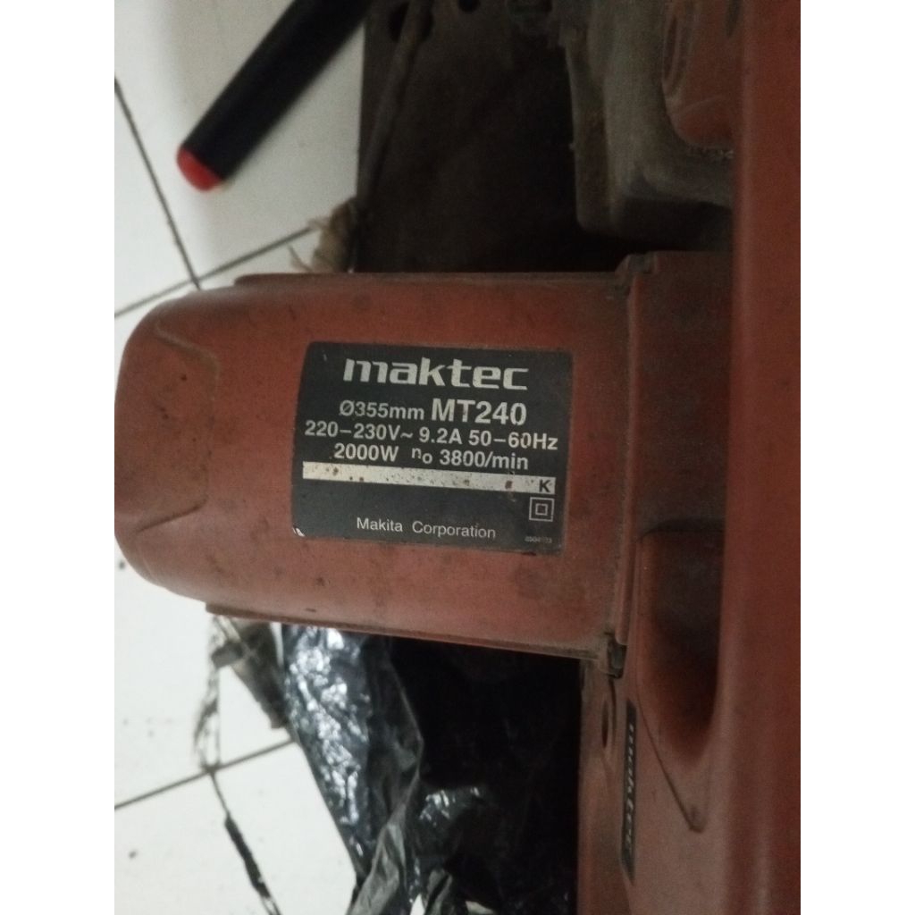 maktec mt 240