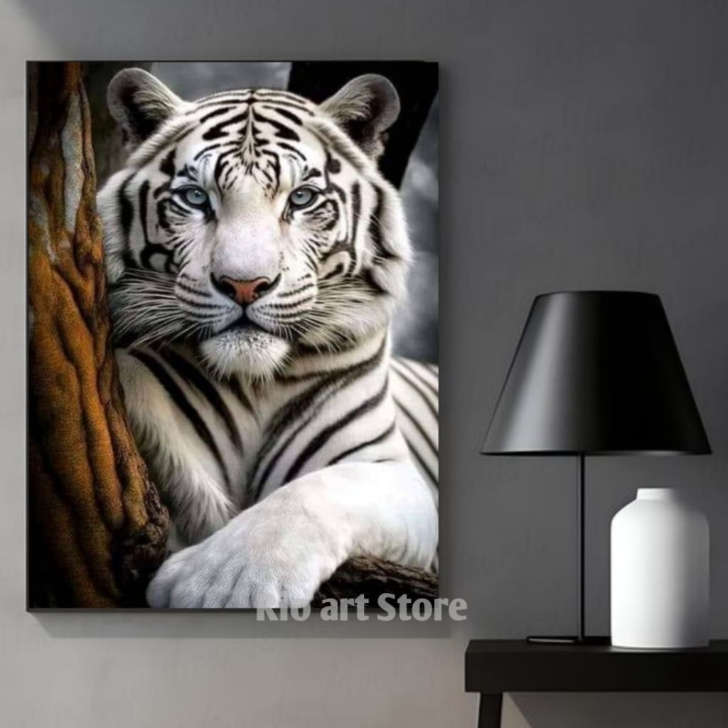 Hiasan dinding poster harimau putih untuk walldecor atau dekorasi dinding.