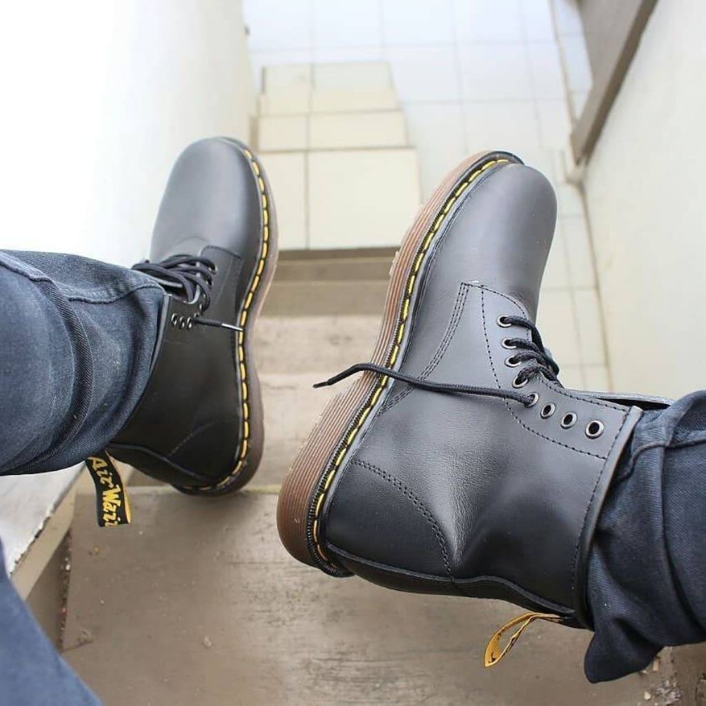 SEPATU DOCMART TINGGI PRIA(8LUBANG)