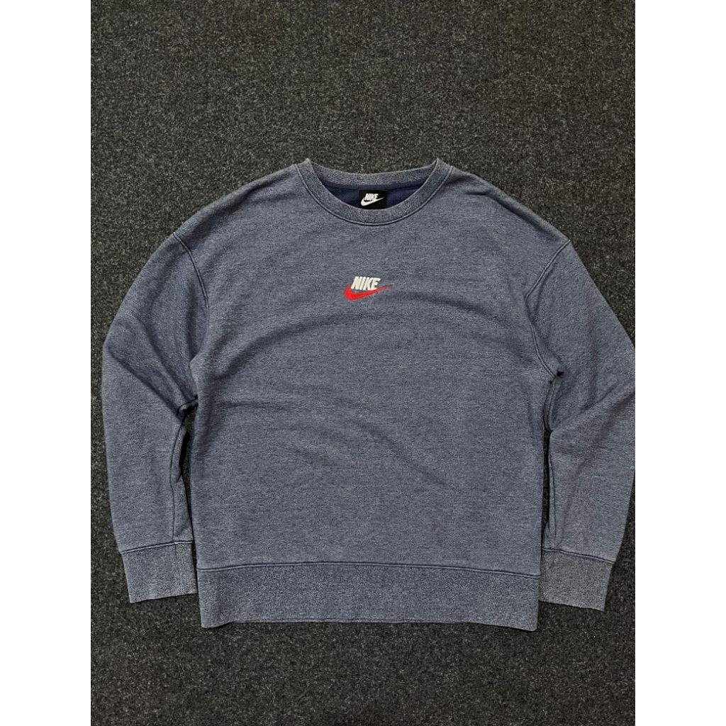 CN Nike Sportwear Heritage Center Swoosh