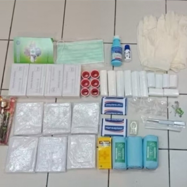 KOTAK OBAT P3K LENGKAP DENGAN ISI/ KOTAK P3K DINDING KOTAK OBAT LENGKAP DENGAN ISI/ TYPE A