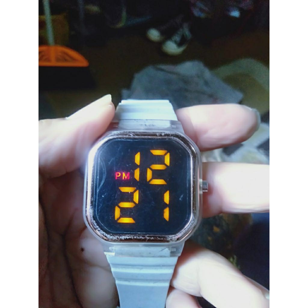 Jam tangan second digital