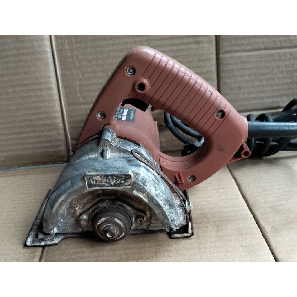 mesin potong keramik MAKTEC MT410