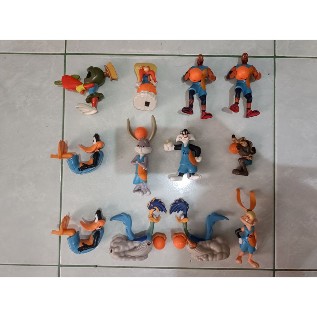 Paket Mainan / Figure Space Jam Looney Tunes McD McDonald