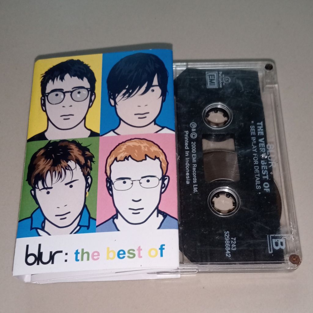 Kaset Blur - The Best of (COVER REPRO ISI ORI)