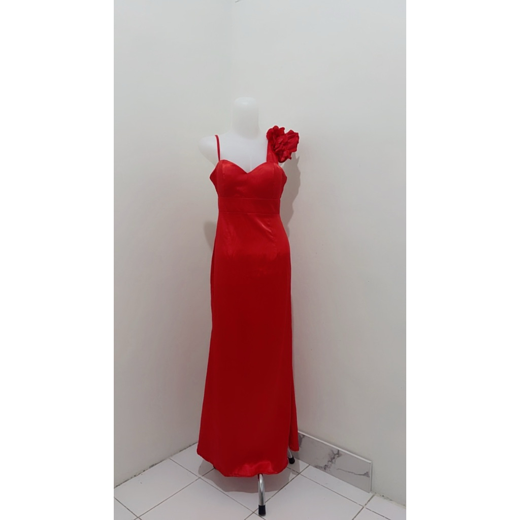 Preloved gaun pesta merah