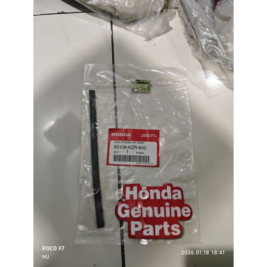 80108KZR600 / SEAL RR INNER FENDER