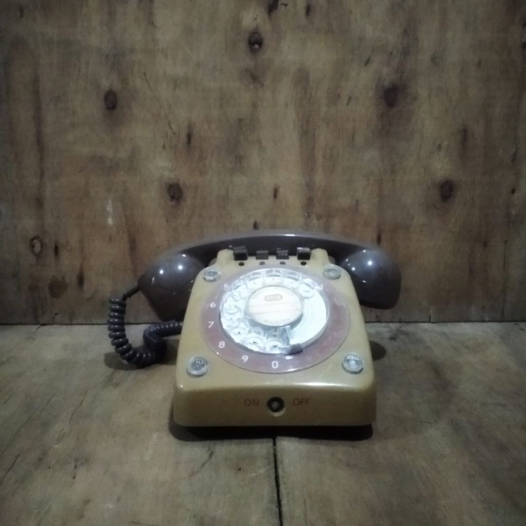 Telepon rumah telepon putar jadul antik vintage lawas kuno