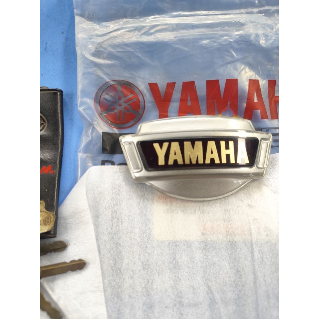 Emblem logo dasi panel depan Yamaha Vega R Vega lama