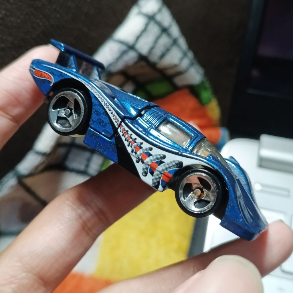 Hot Wheels Sol Aire CX4 Blue Mainline 2002