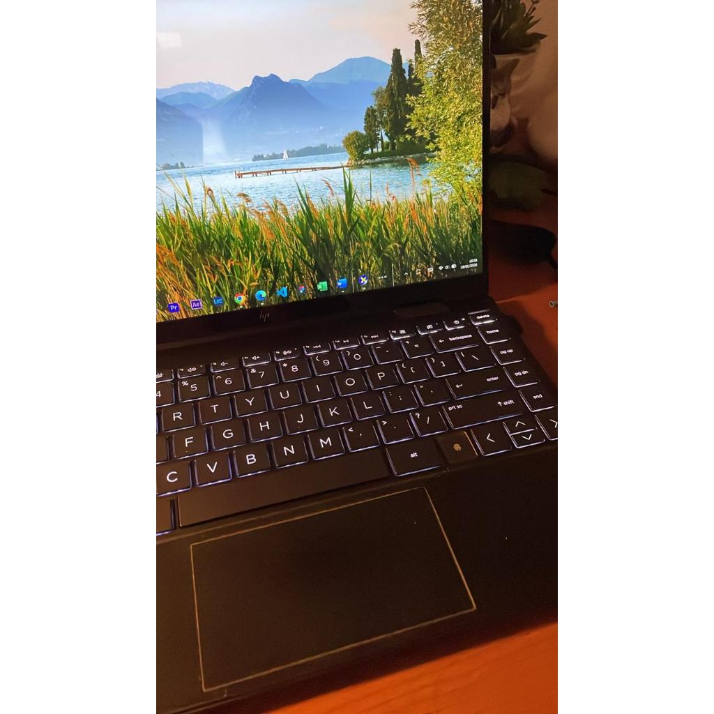 Laptop HP envy 13 x360 2020 second mulus,  Ryzen 7 4700U, 8 core 8 threads, RAM 16GB. 512 GB SSD, Fu
