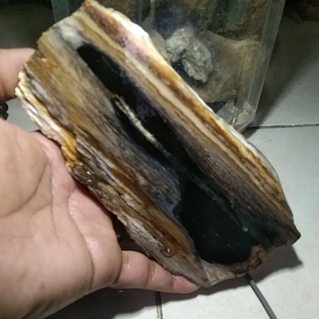 BATU FOSIL KELOR MERAH CRYSTAL BISA MENYALA TESPEN