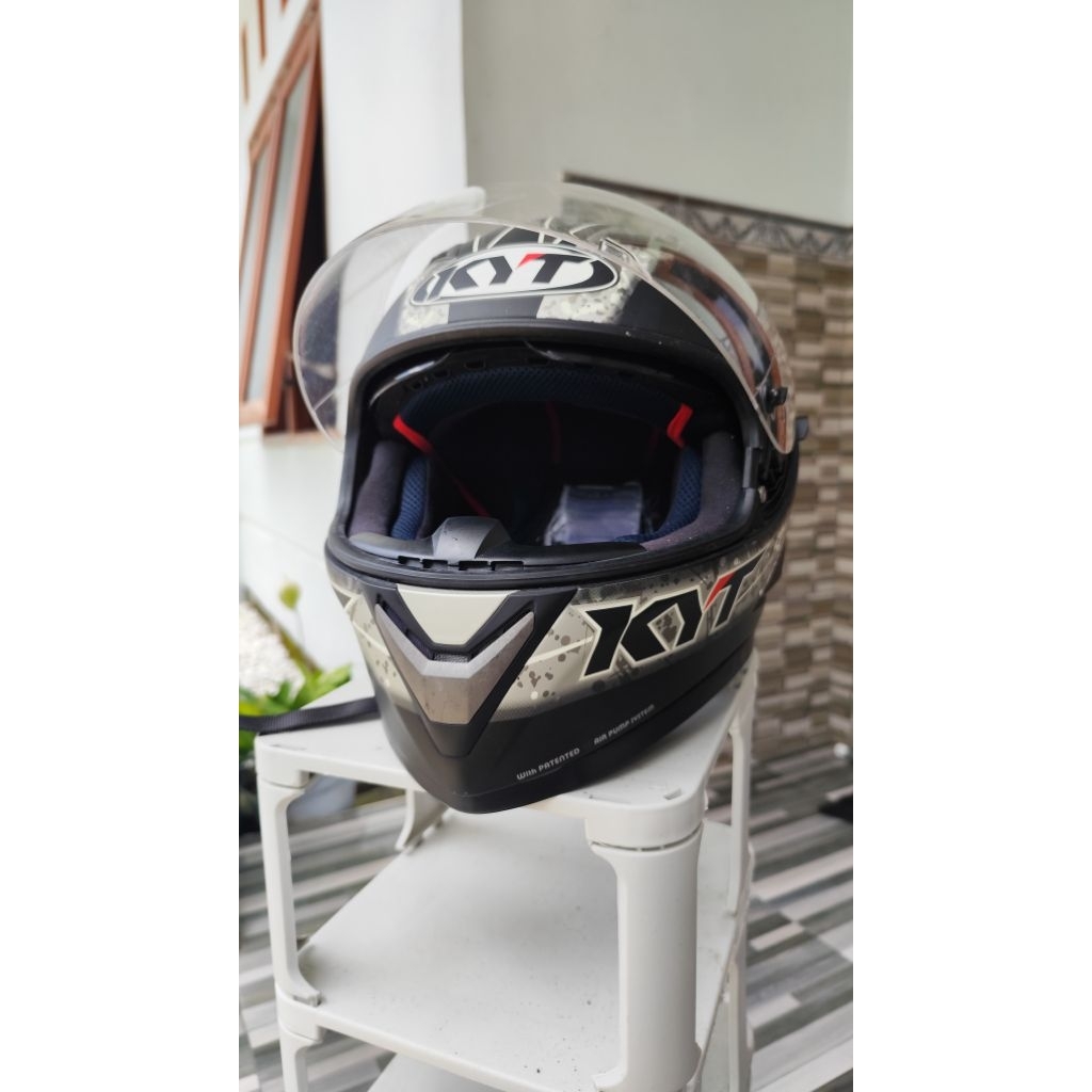 Helm KYT Vendetta 2
