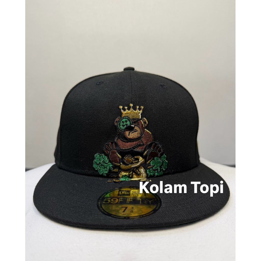 New Era Justfitteds Berlin Bear Saint Patrick’s 7 3/8 (VVGC)