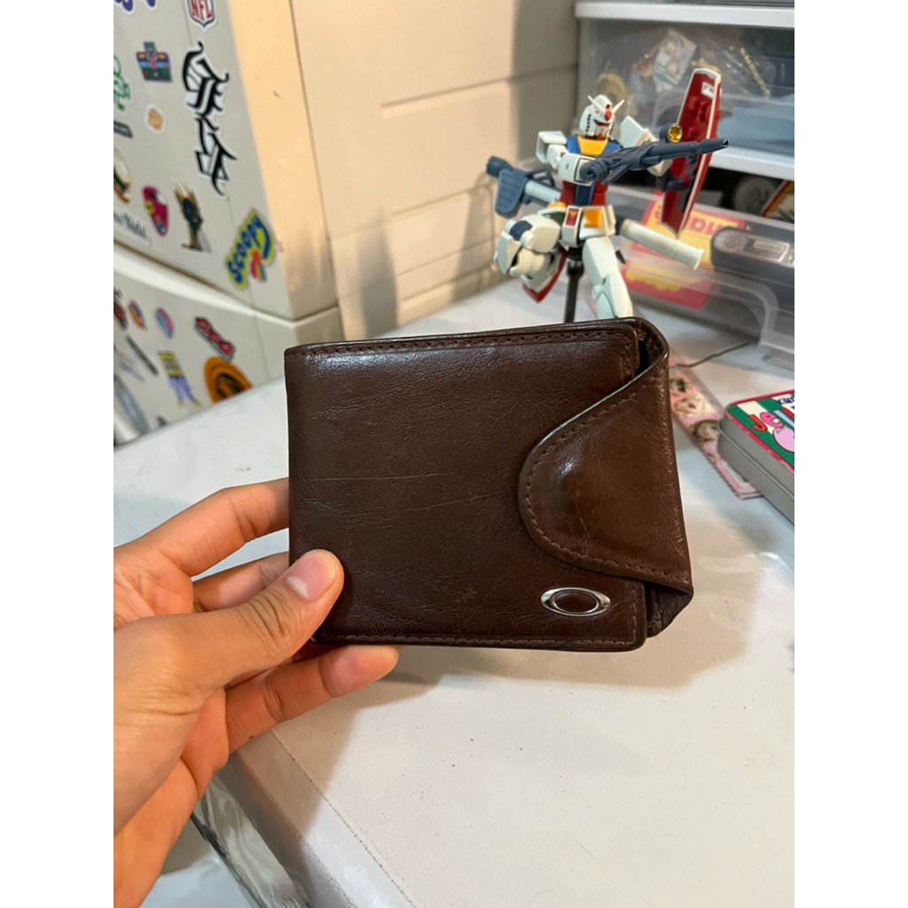 oakley wallet vintage leather