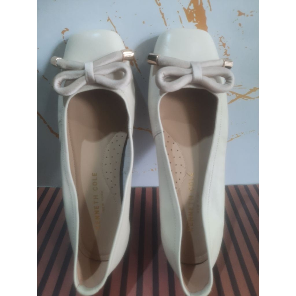 Preloved Sepatu Flat Wanita Kenneth Cole New York Ori
