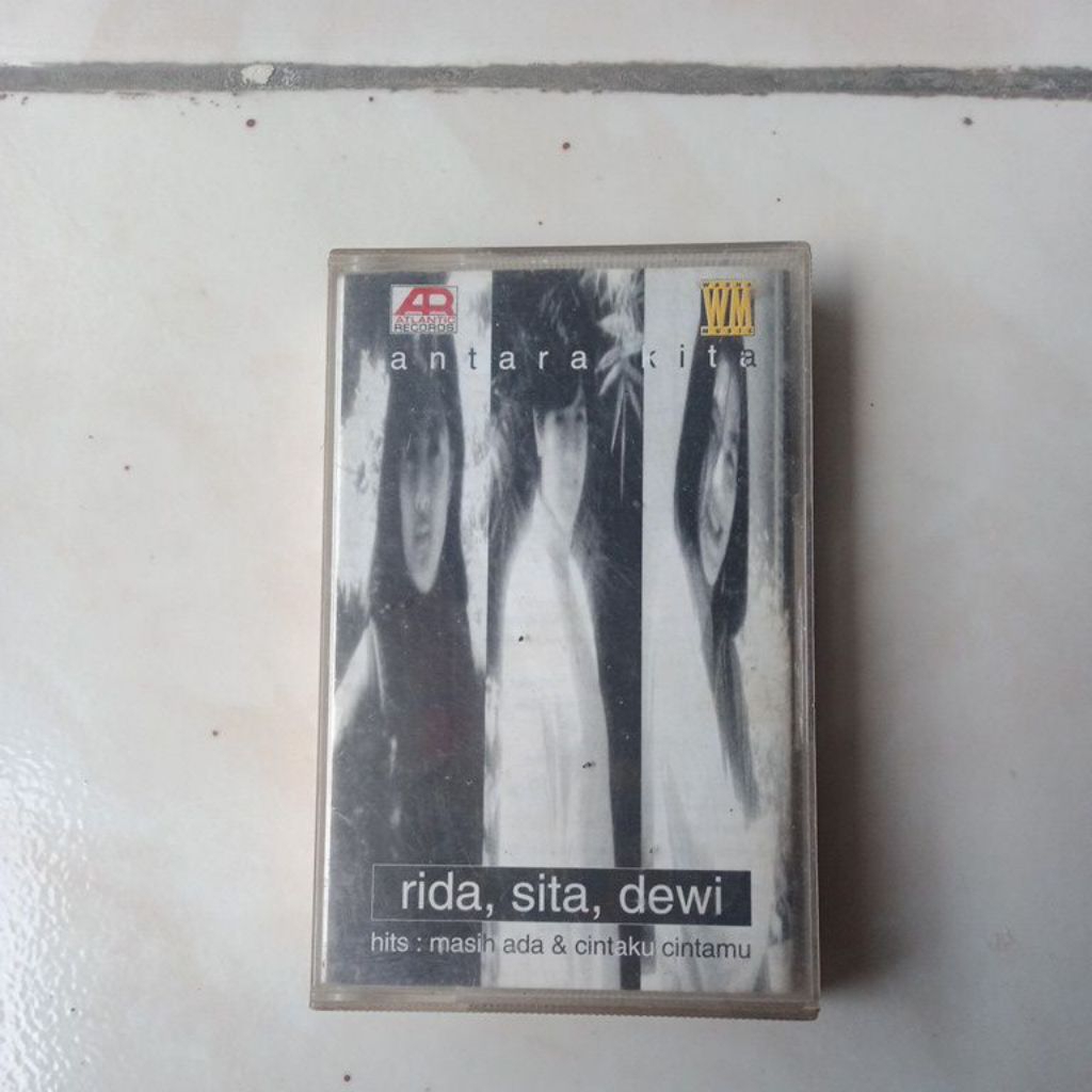 kaset pita Rida,sita,Dewi - antara kita
