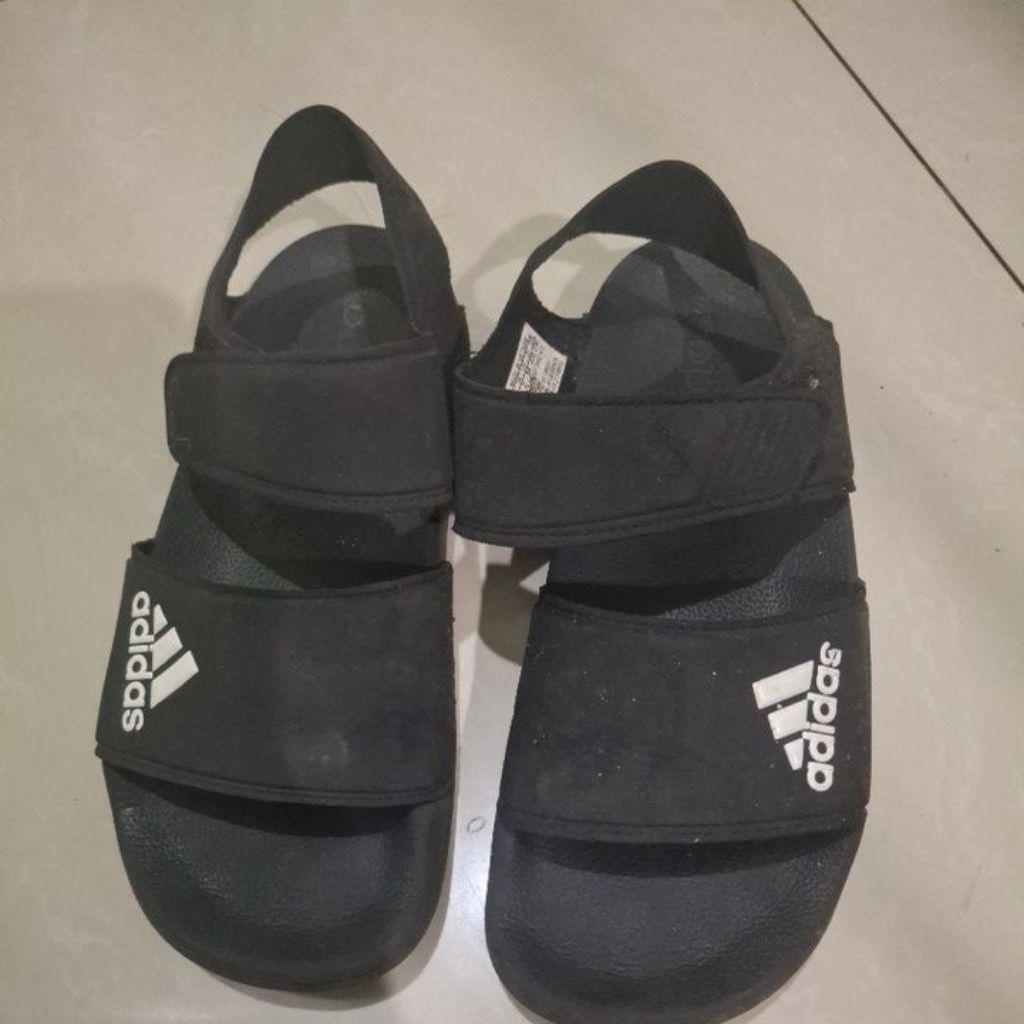 preloved sendal adidas original anak2 125rb